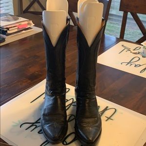 Womens Lucchese Amberle Western Boots in black.